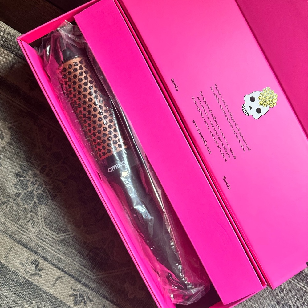 amika Round Hot Air Brush in Rose Gold and Black